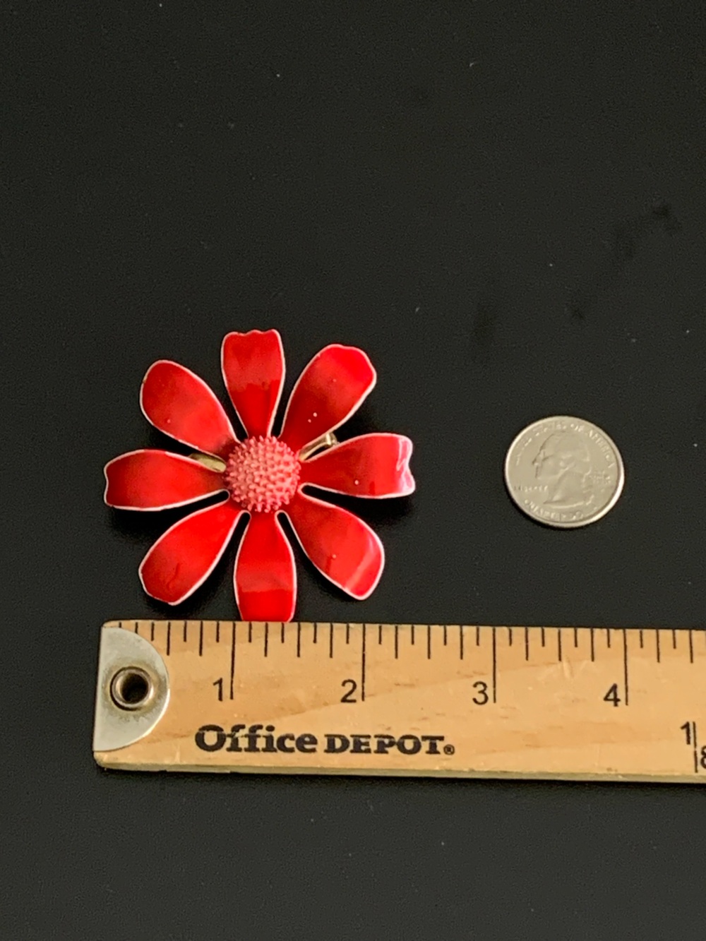 Vintage Enamel Daisy Flower Brooch Pin - Picture 8 of 8